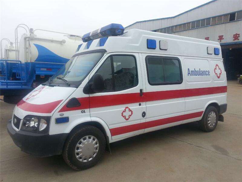 救護車和醫(yī)療車有什么區(qū)別？救護車廠家專業(yè)為你解答。01